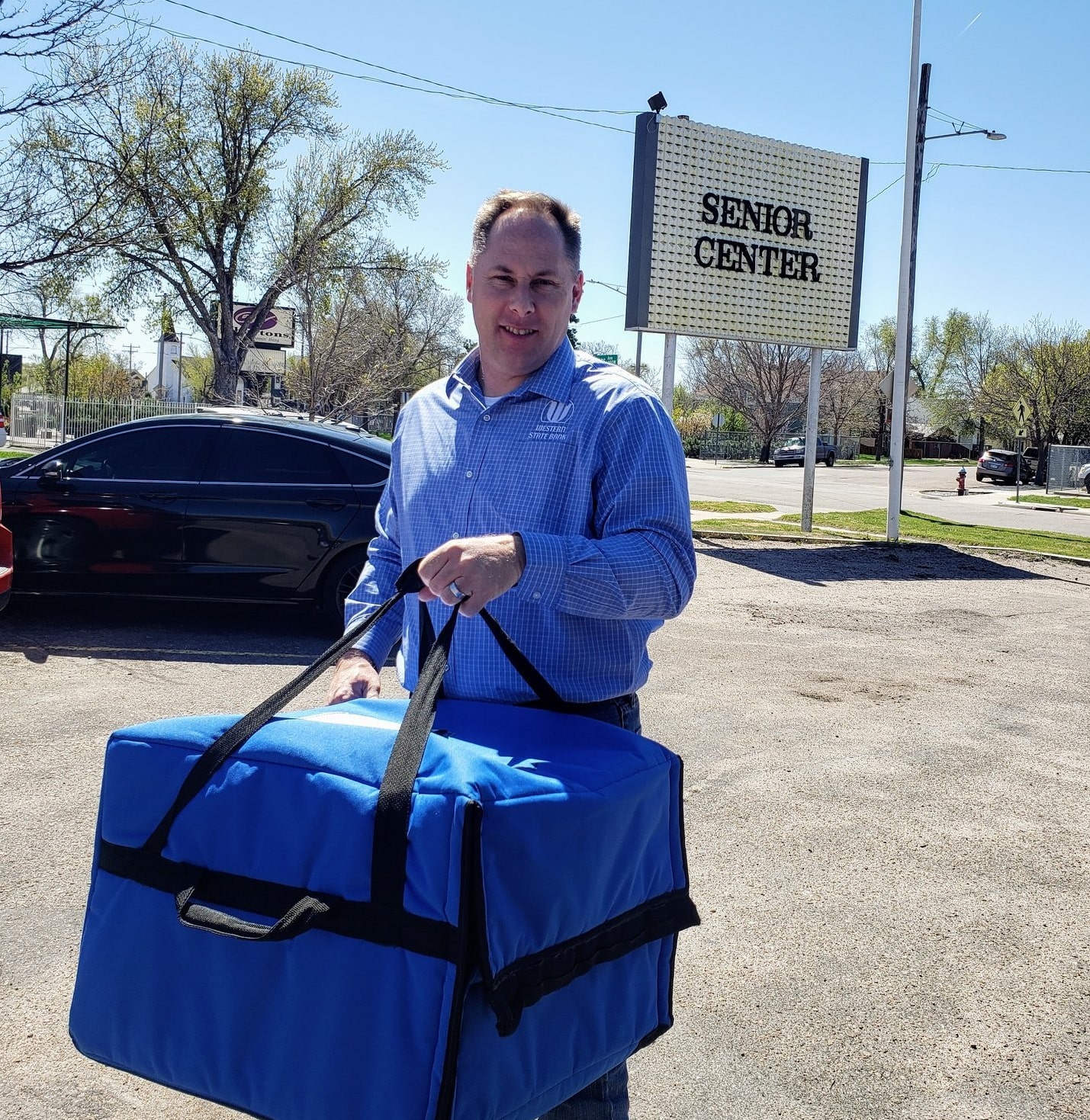 Lender David Mongeau delivering Meals on Wheel